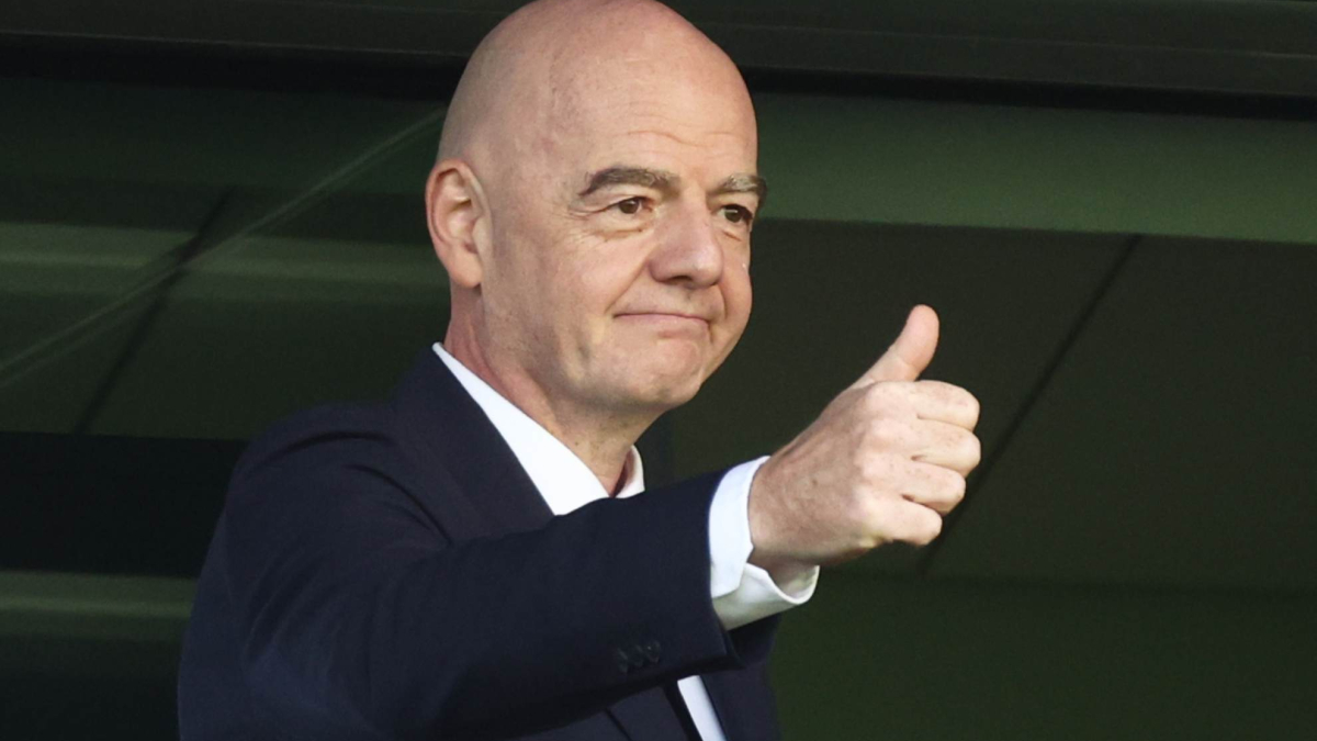 Gianni Infantino se ríe de las peticiones de dimisión: "Debemos respetar a la mayoría"